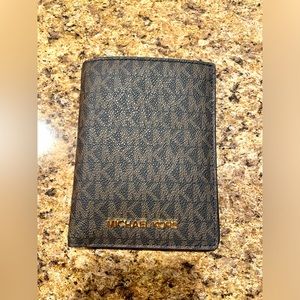 Michael kors passport wallet